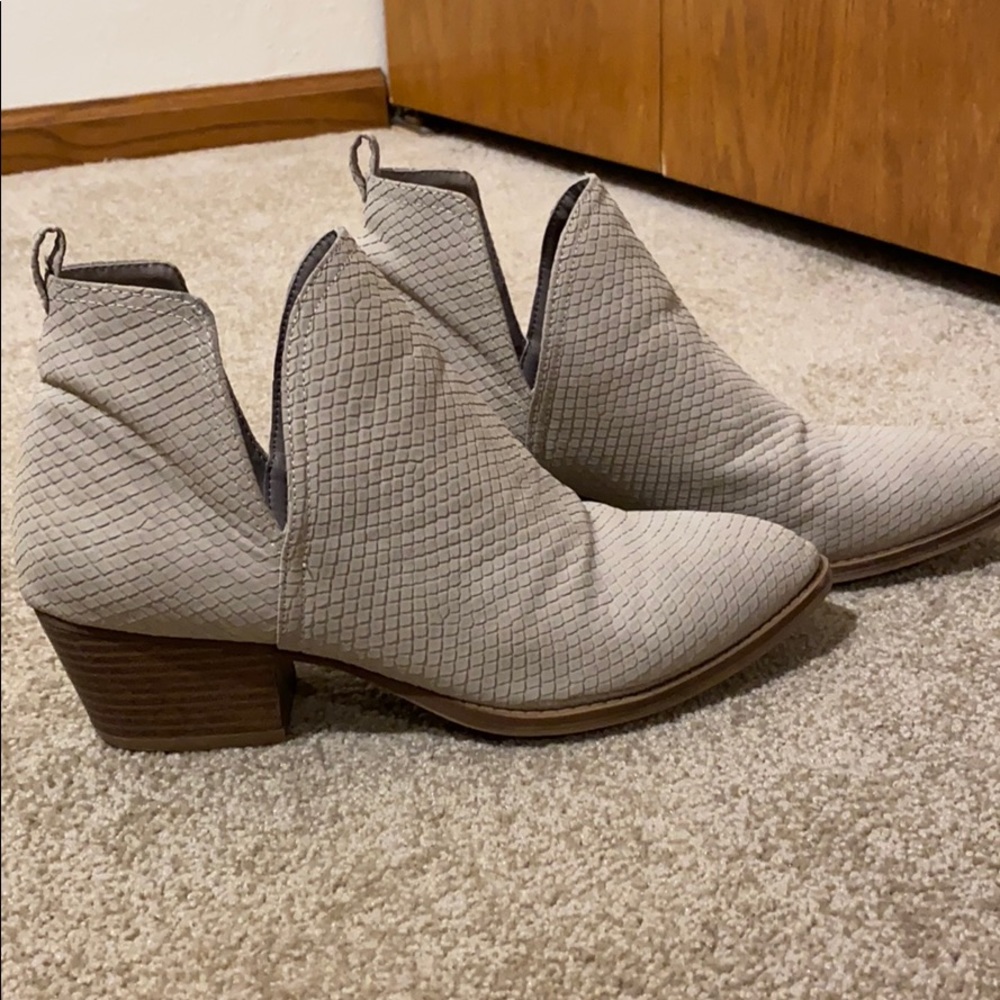 Booties - Picture 3 of 5